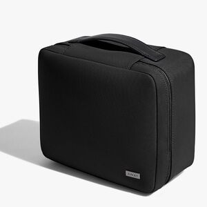 Away Luggage Cosmetics Bag black